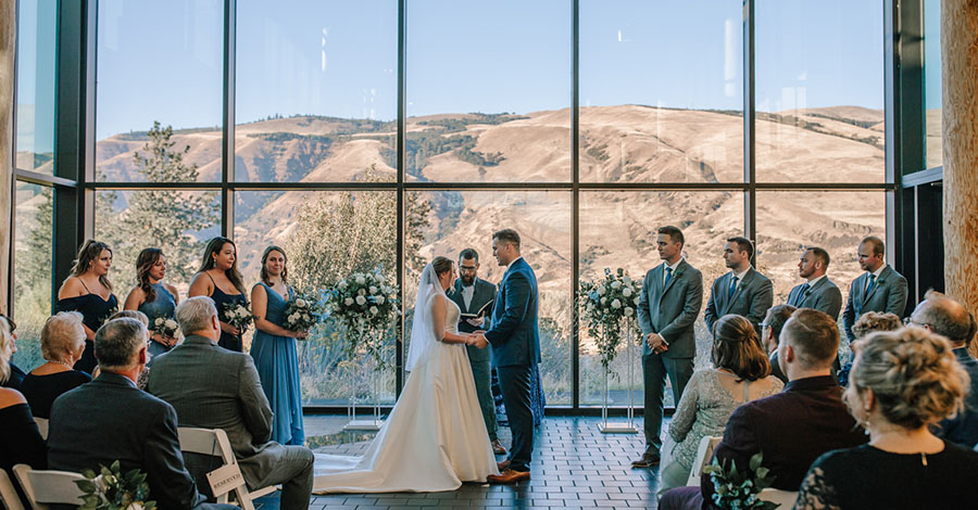 Wedding at Columbia Gorge Discovery Center & Museum